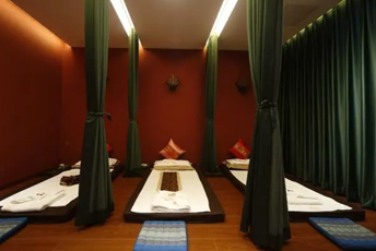 西安长安区泰式按摩的被动瑜伽：当身体被折叠成诗